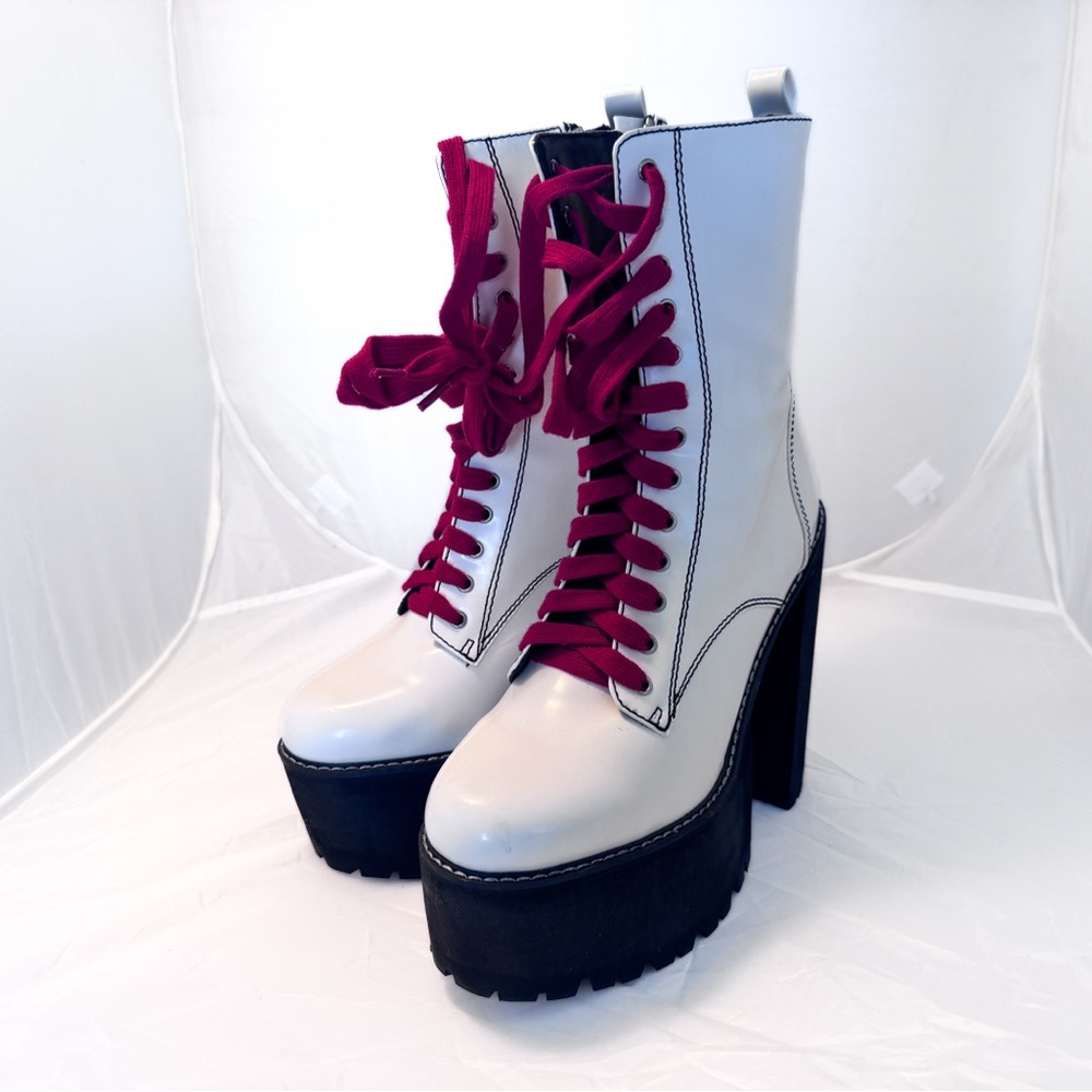 Current Mood / Dolls Kill Icy Nancy Low boots white with red laces